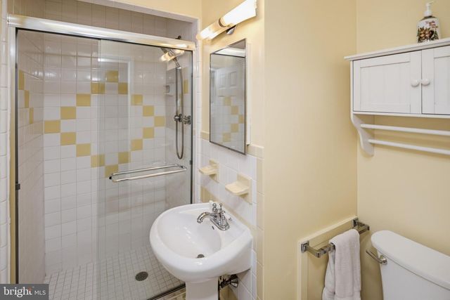 865 MOREFIELD RD, Philadelphia, PA 19115