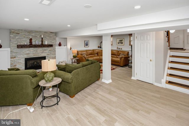 865 MOREFIELD RD, Philadelphia, PA 19115