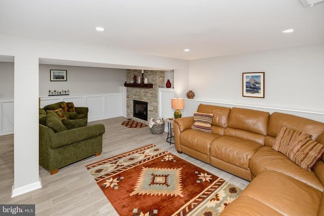 865 MOREFIELD RD, Philadelphia, PA 19115