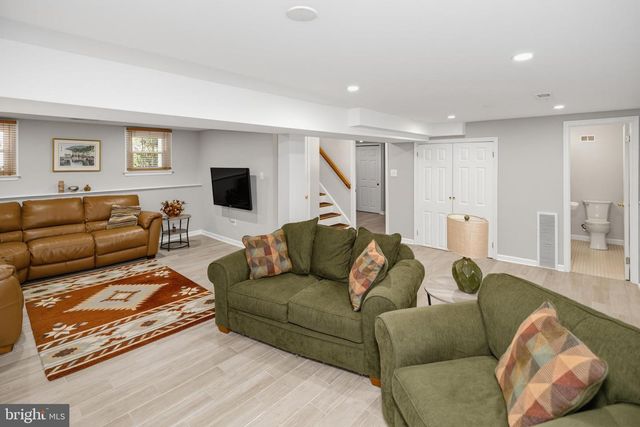 865 MOREFIELD RD, Philadelphia, PA 19115