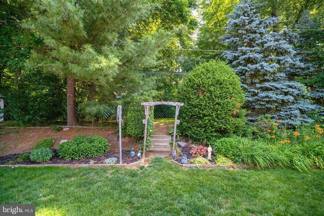 865 MOREFIELD RD, Philadelphia, PA 19115