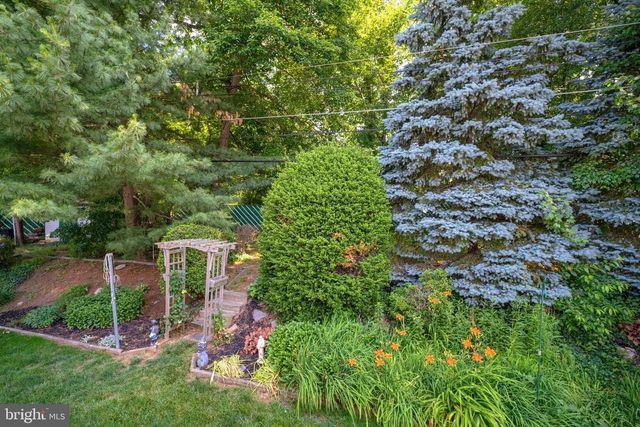 865 MOREFIELD RD, Philadelphia, PA 19115