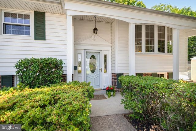 865 MOREFIELD RD, Philadelphia, PA 19115