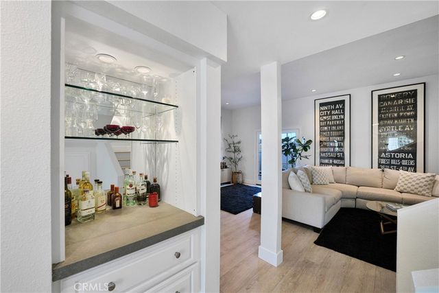 811 W 15th 2B, Newport Beach, CA 92663