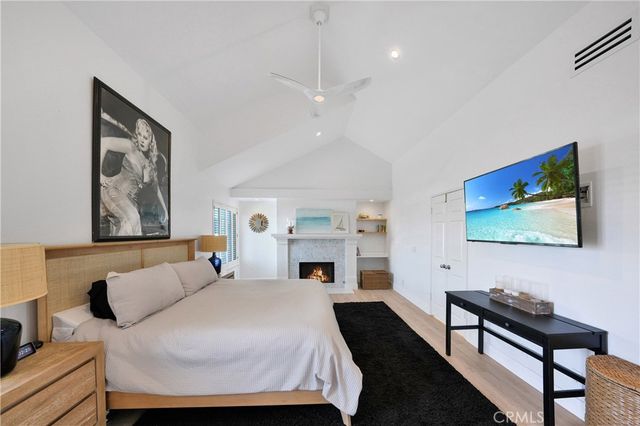 811 W 15th 2B, Newport Beach, CA 92663