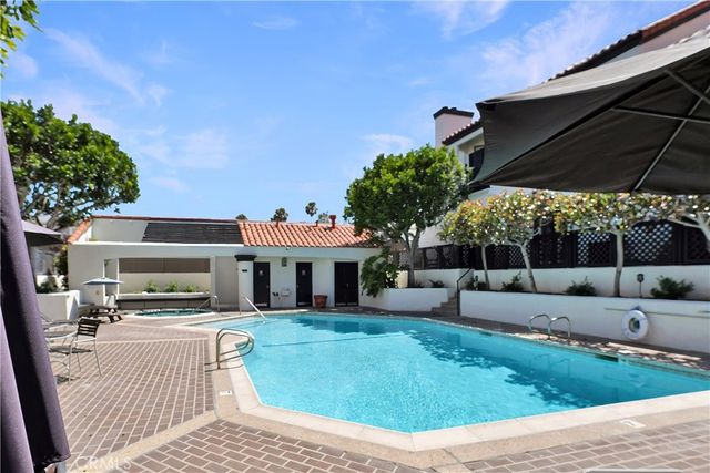 811 W 15th 2B, Newport Beach, CA 92663