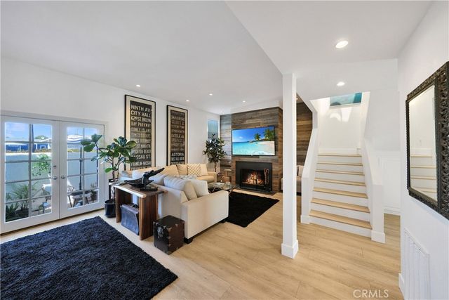 811 W 15th 2B, Newport Beach, CA 92663