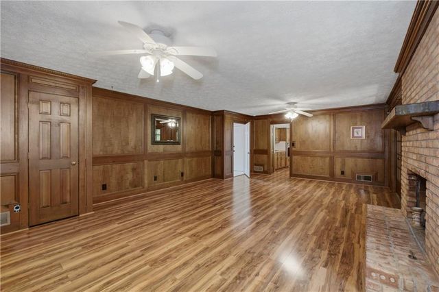 2562 River Knoll Drive SW, Lilburn, GA 30047