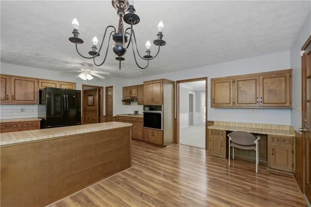 2562 River Knoll Drive SW, Lilburn, GA 30047