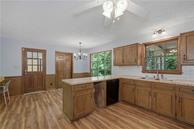 2562 River Knoll Drive SW, Lilburn, GA 30047