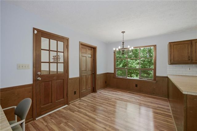2562 River Knoll Drive SW, Lilburn, GA 30047