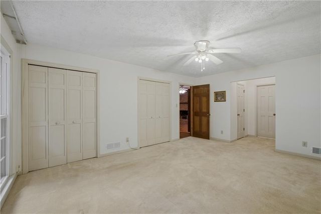 2562 River Knoll Drive SW, Lilburn, GA 30047
