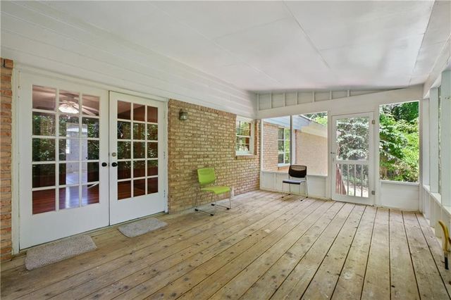 2562 River Knoll Drive SW, Lilburn, GA 30047
