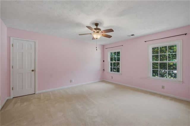2562 River Knoll Drive SW, Lilburn, GA 30047