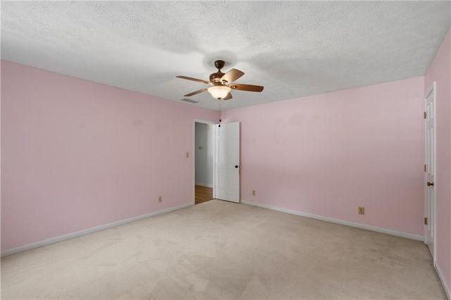 2562 River Knoll Drive SW, Lilburn, GA 30047