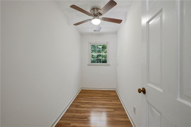 2562 River Knoll Drive SW, Lilburn, GA 30047