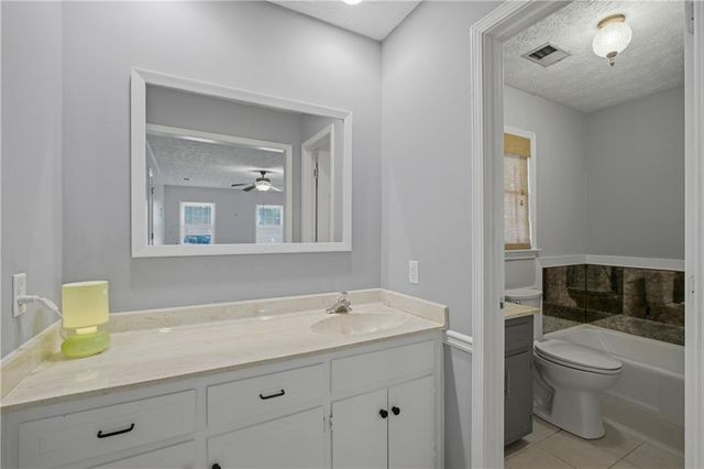 2562 River Knoll Drive SW, Lilburn, GA 30047