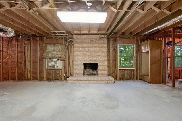 2562 River Knoll Drive SW, Lilburn, GA 30047