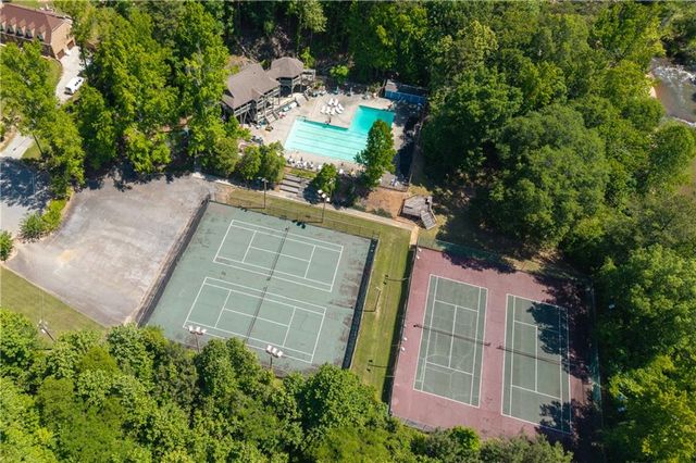 2562 River Knoll Drive SW, Lilburn, GA 30047