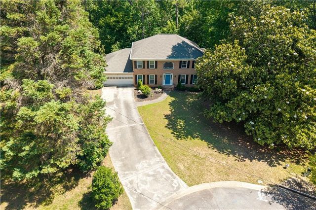 2562 River Knoll Drive SW, Lilburn, GA 30047