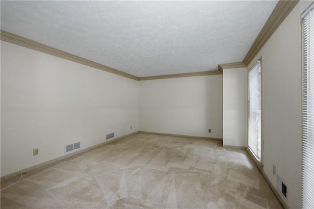2562 River Knoll Drive SW, Lilburn, GA 30047