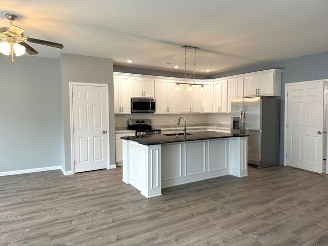 1104 N Midway Court, Marion, IL 62959