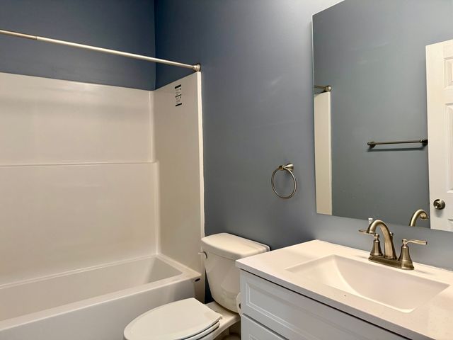 1104 N Midway Court, Marion, IL 62959