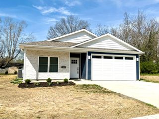 1104 N Midway Court, Marion, IL 62959