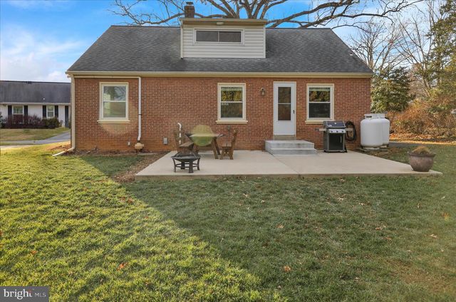 5965 LEEBEL RD, East Petersburg, PA 17520