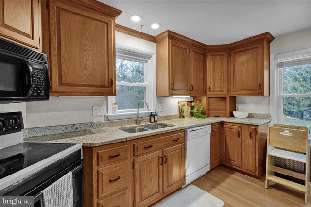 5965 LEEBEL RD, East Petersburg, PA 17520