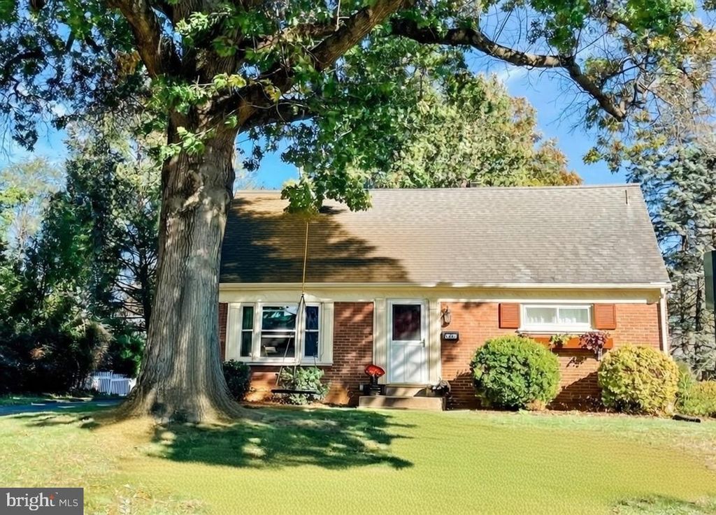 5965 LEEBEL RD, East Petersburg, PA 17520