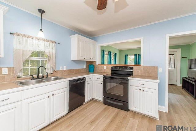 26611 Deer Ln, Holden, LA 70744