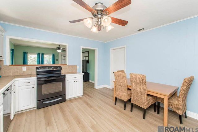 26611 Deer Ln, Holden, LA 70744