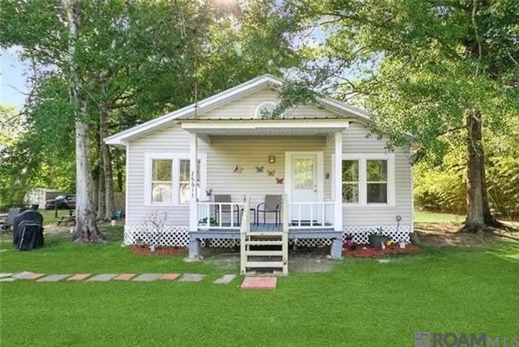 26611 Deer Ln, Holden, LA 70744