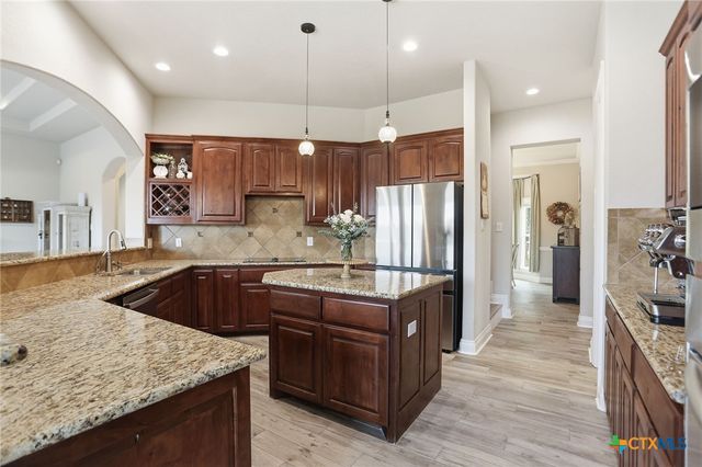 426 County Road 2801 W, Mico, TX 78056