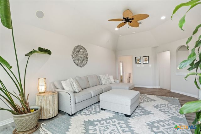 426 County Road 2801 W, Mico, TX 78056