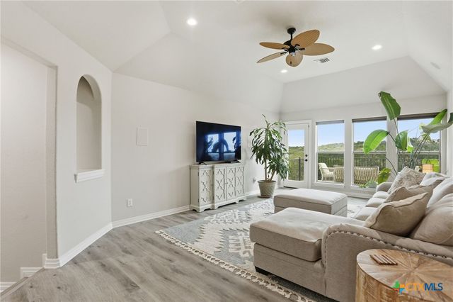 426 County Road 2801 W, Mico, TX 78056