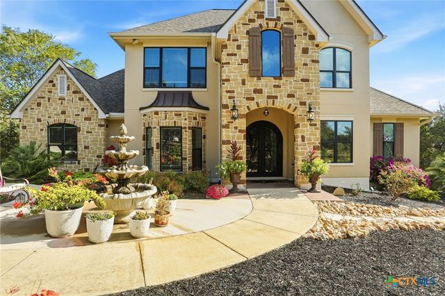 426 County Road 2801 W, Mico, TX 78056