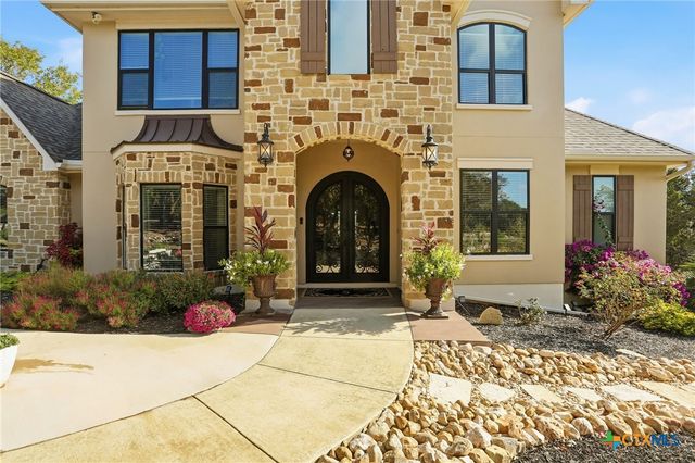 426 County Road 2801 W, Mico, TX 78056