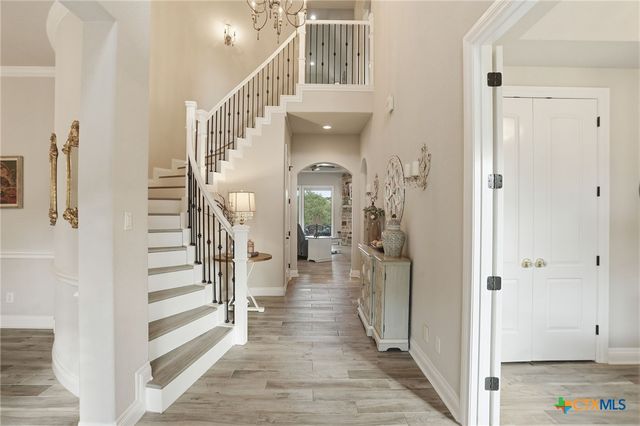 426 County Road 2801 W, Mico, TX 78056