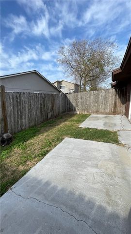 4805 Shadowbend Dr a, Corpus Christi, TX 78413