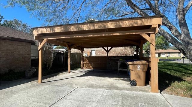 4805 Shadowbend Dr a, Corpus Christi, TX 78413