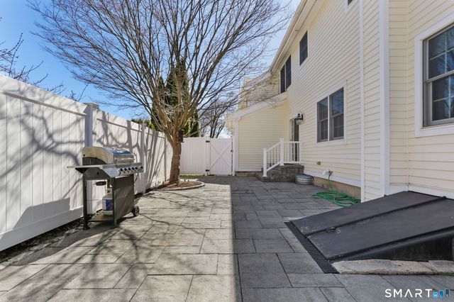 10 Maurice Street, Norwalk, CT 06851