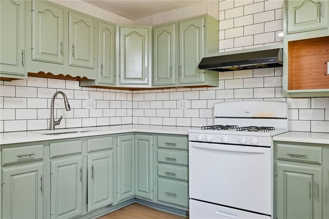 709 E 14th Ave., Munhall, PA 15120