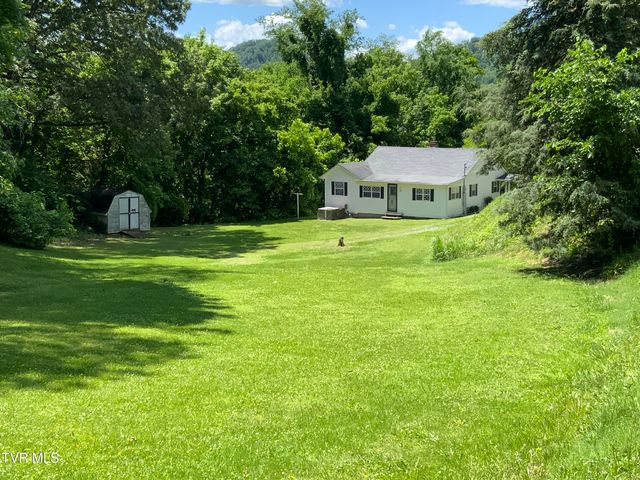 615 South Armstrong Road, Rogersville, TN 37857