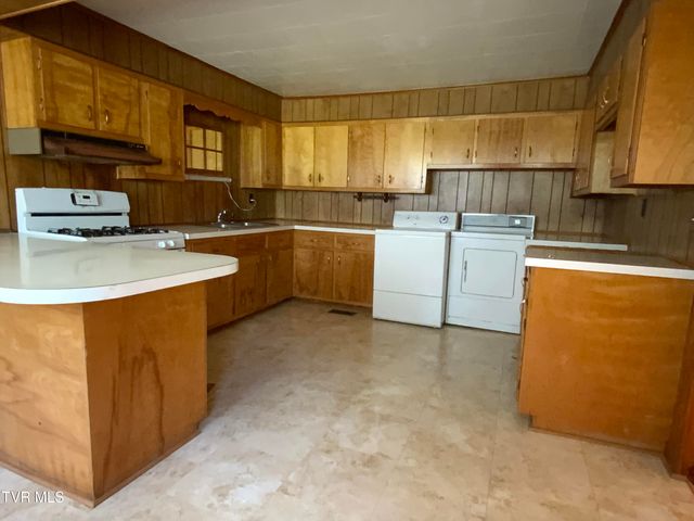 615 South Armstrong Road, Rogersville, TN 37857