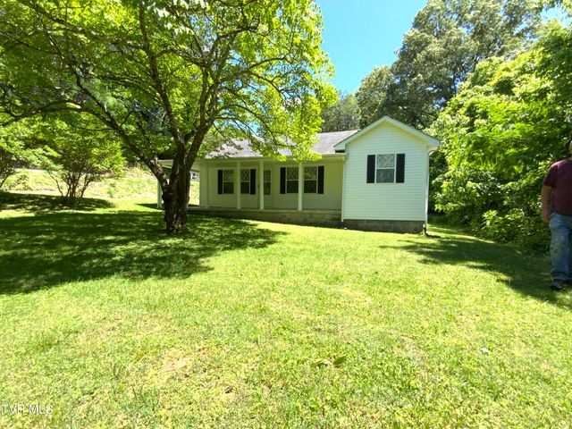 615 South Armstrong Road, Rogersville, TN 37857