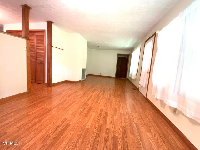 615 South Armstrong Road, Rogersville, TN 37857