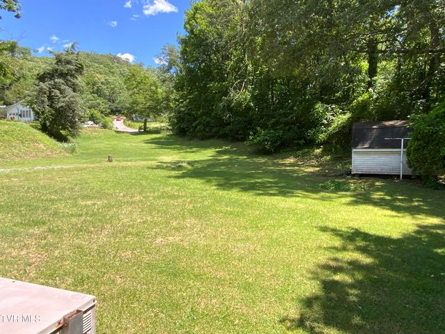 615 South Armstrong Road, Rogersville, TN 37857