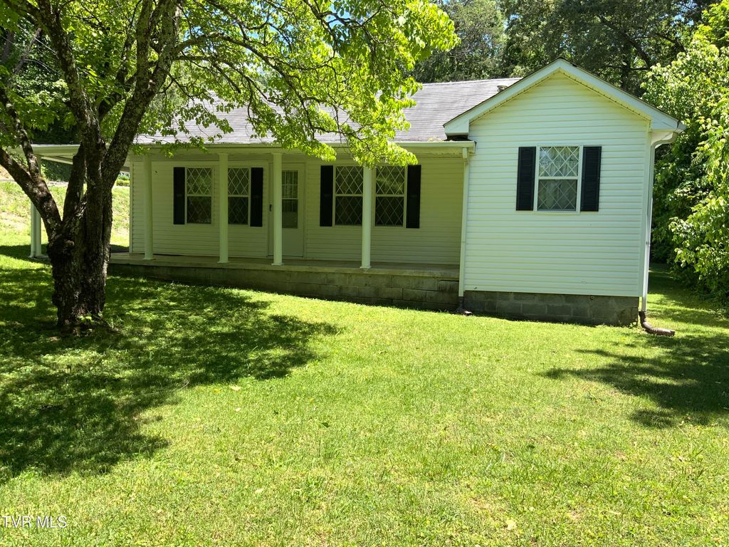 615 South Armstrong Road, Rogersville, TN 37857